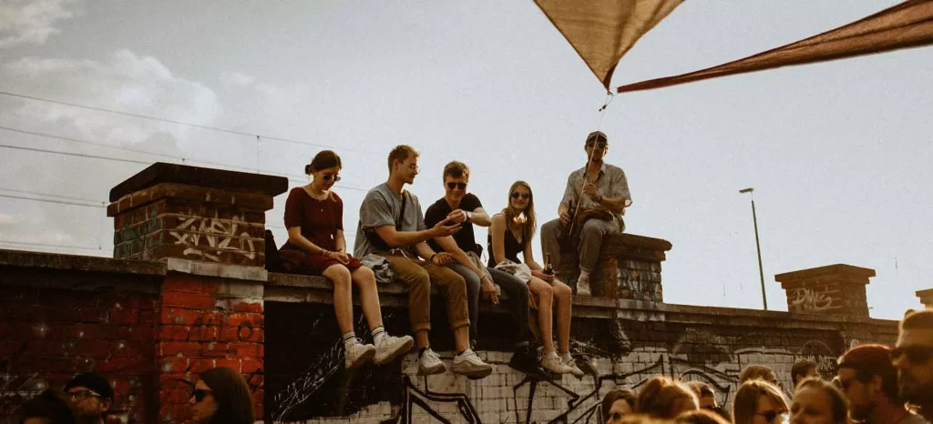 rooftop-social-gathering-vibes-69bbef2524a98
